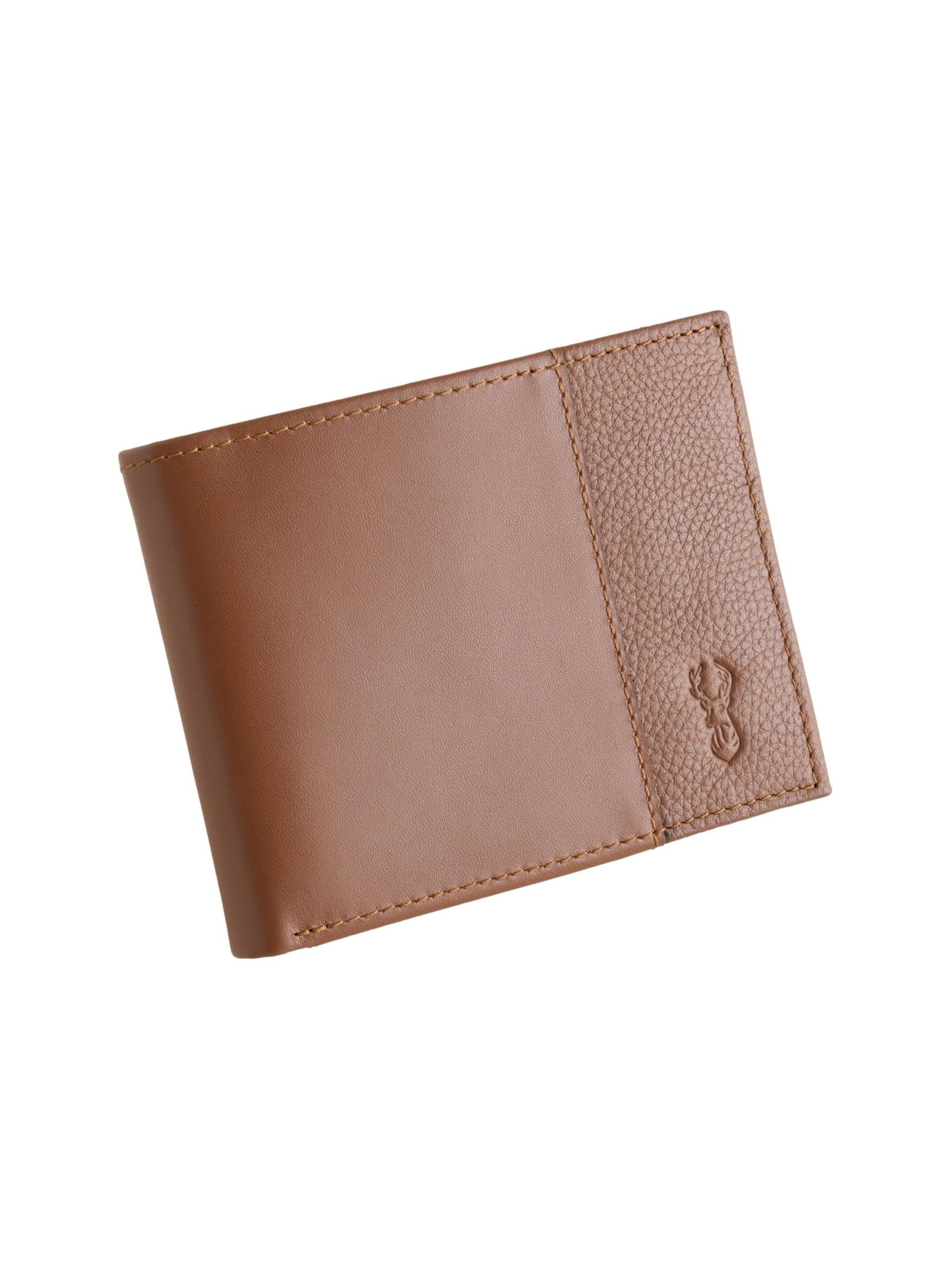 Portofel 'Bifold' de la Next pe maro: față