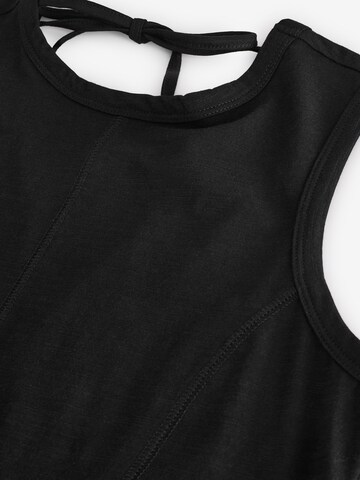 Robe Next en noir