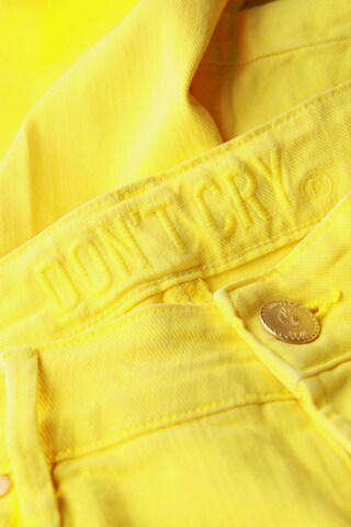Don't Cry Jeans in 25-26 in Yellow