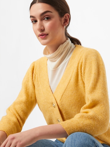 VERO MODA Strickjacke 'KLAUDIA' in Gelb