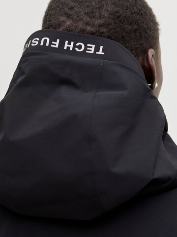 Veste fonctionnelle JACK & JONES en noir