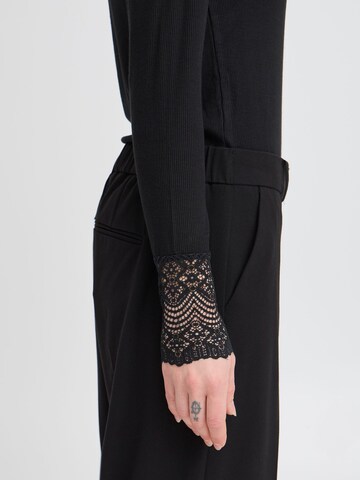 Maglietta 'BYRalitsa' di b.young in nero