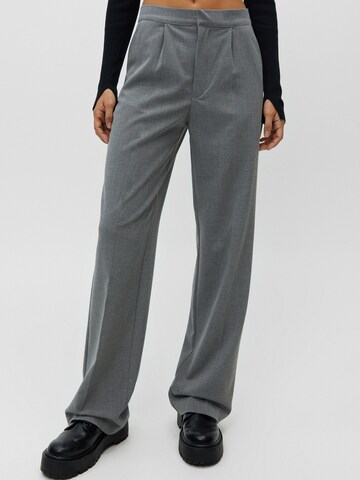 Pull&Bear Широки крачоли Панталон с набор в сиво: отпред