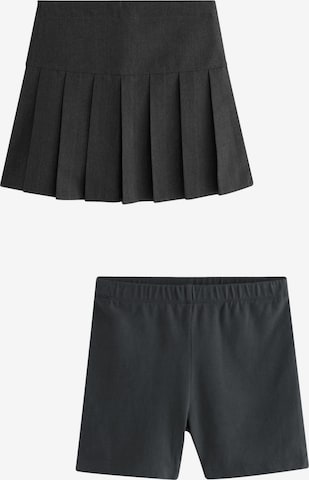 Next Rock mit Shorts in Schwarz: Vorderseite