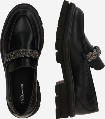 Chaussure basse TATA Italia en noir