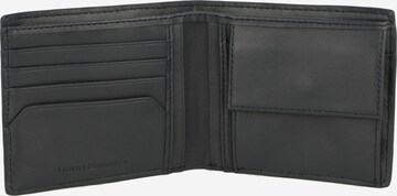 TOMMY HILFIGER Wallet in Black