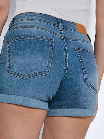 Noisy may Slimfit Shorts in Blau