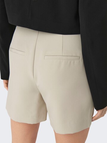 ONLY Regular Shorts 'Lana-Berry' in Beige