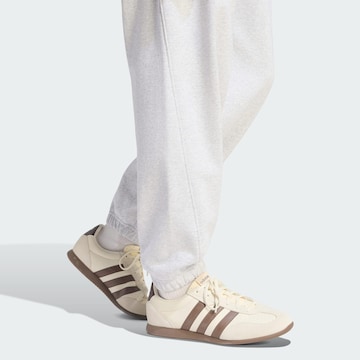 ADIDAS SPORTSWEAR Tapered Sporthose in Grau