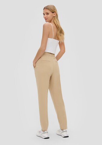 regular Pantaloni con pieghe di QS in beige