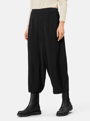Masai Pleat-Front Pants 'Peggy' in Black: front