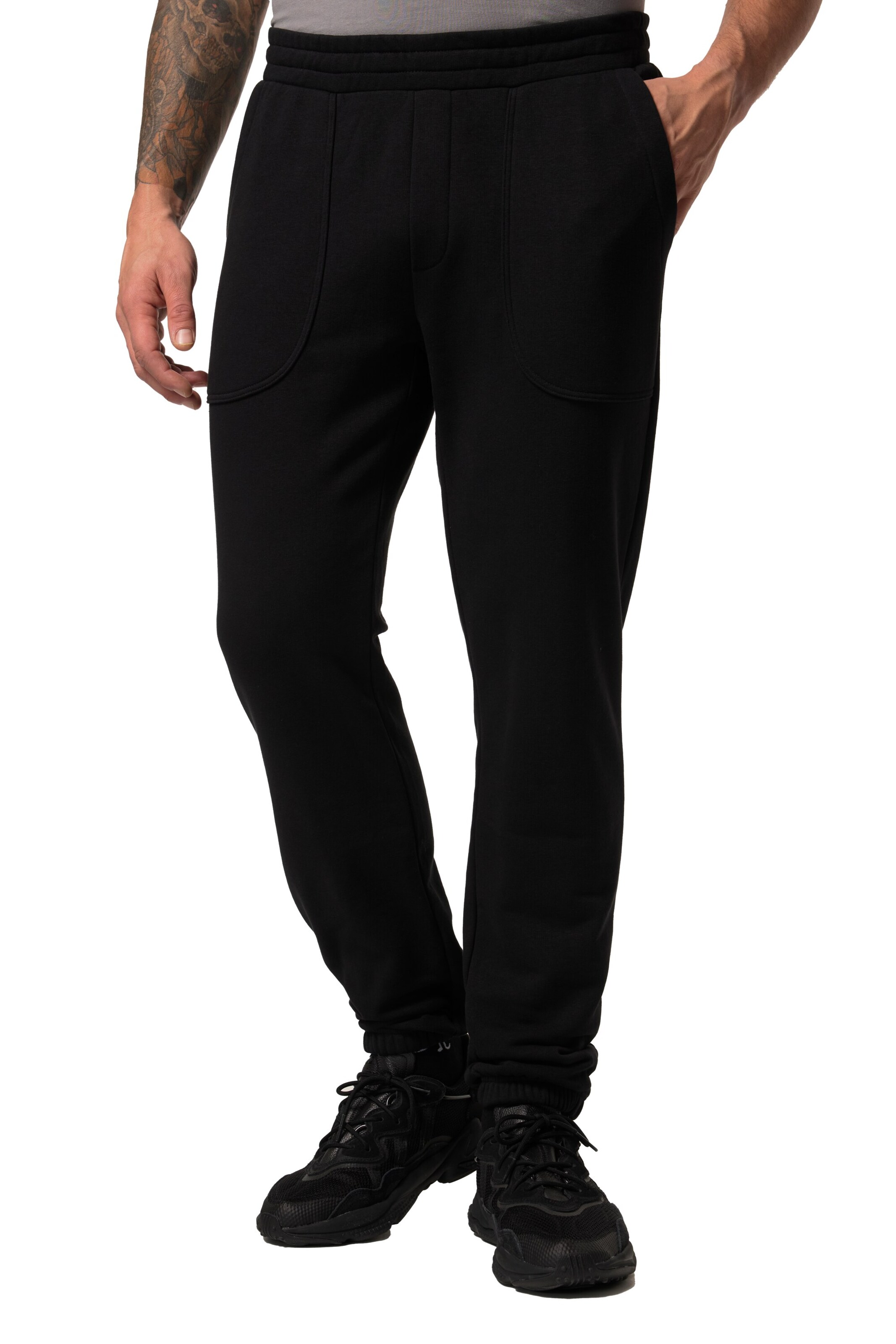 JAY-PI Tapered Pants in Black: front