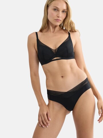 TRIUMPH Slip 'Breathe & Lift Smart' - fekete