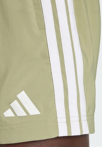 ADIDAS SPORTSWEAR - Calções de banho desportivos em verde