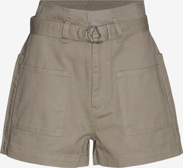 VERO MODA Regular Shorts 'Talia' in Grün: predná strana