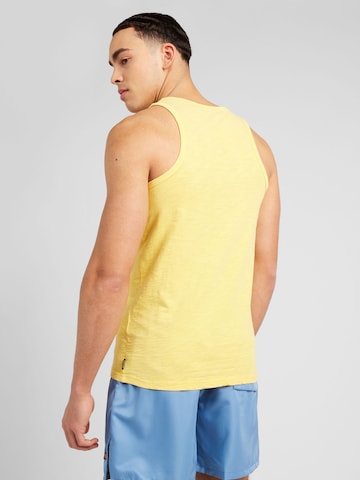Superdry - Camiseta 'Cali' en amarillo