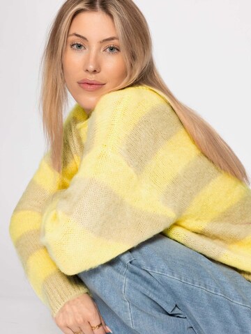 SASSYCLASSY Sweater in Yellow
