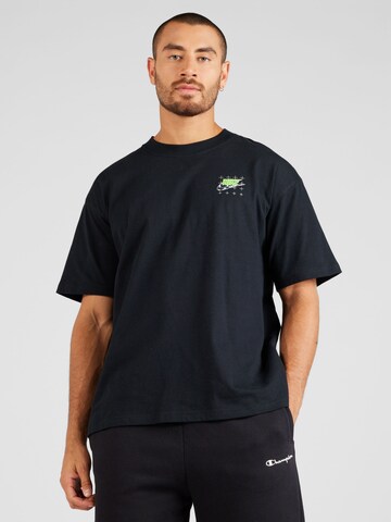 Tricou de la Nike Sportswear pe negru: față