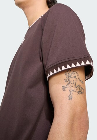 Maglietta di ADIDAS ORIGINALS in marrone