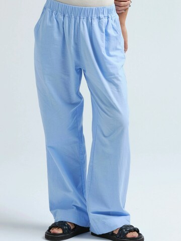 Seamless Basic Regular Pants ' Lago pants ' in Blue: front