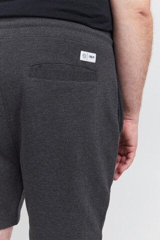 !Solid Regular Shorts 'Tamp' in Grau