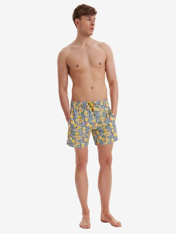 WESTMARK LONDON Badeshorts i gul