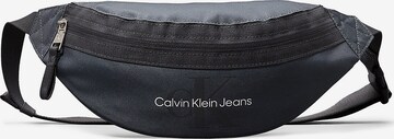 Calvin Klein Jeans Fanny Pack in Grey: front