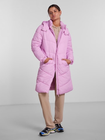 PIECES Zimní kabát 'Jamilla' – fialová