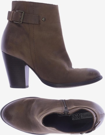 Pier One Dress Boots in 36 in Brown: front