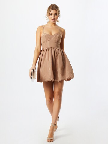 Love Triangle - Vestido en beige