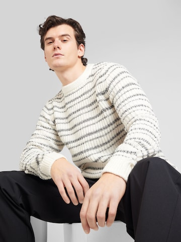 Pullover di QS in bianco