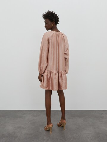 Robe de cocktail 'Janiya' EDITED en rose