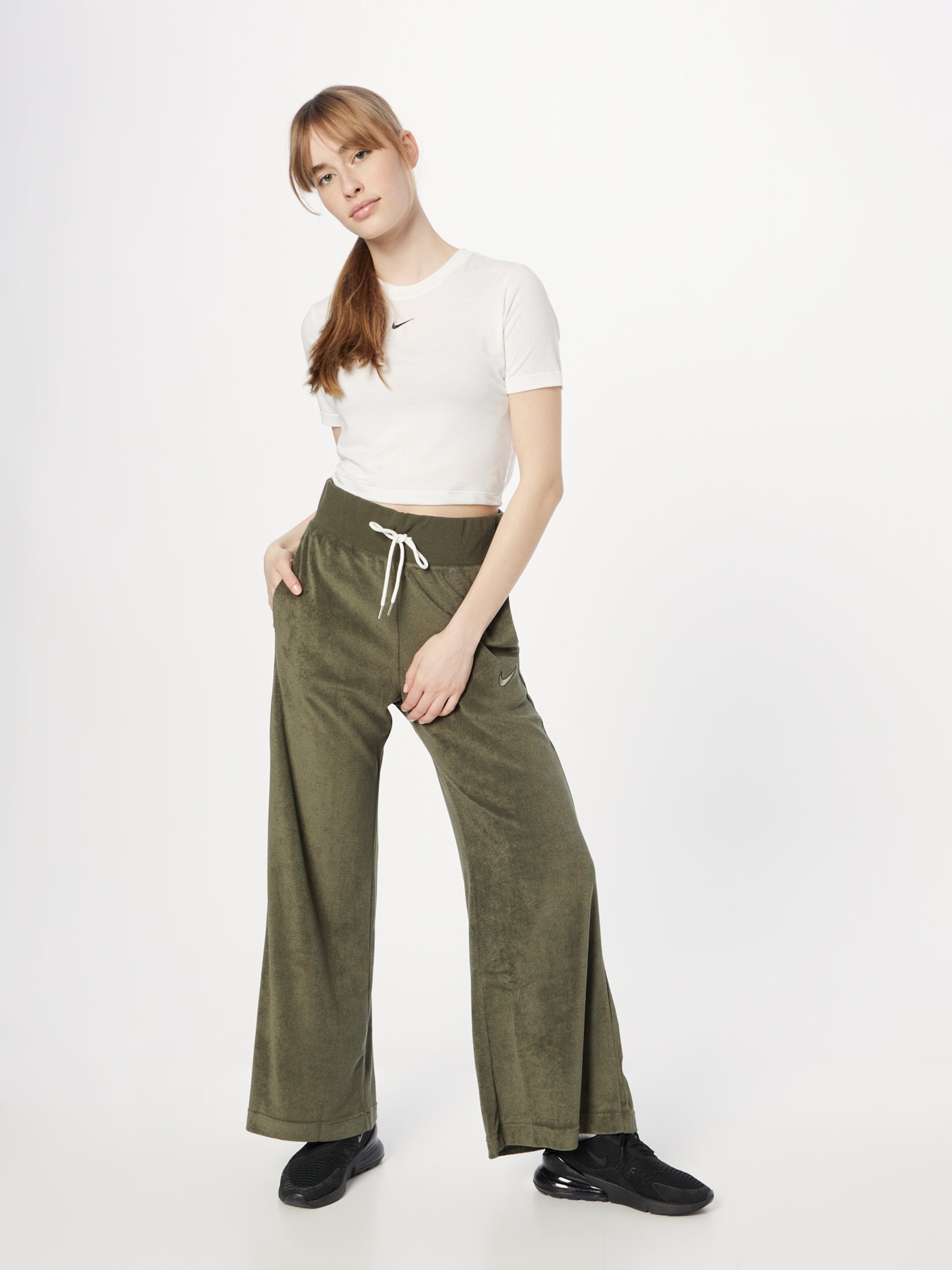 Wide Leg Pantalon Nike Sportswear en Kaki ABOUT YOU