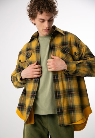 ET Nos Comfort fit Button Up Shirt in Yellow: front