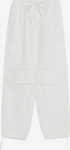 Bershka Cargo Pants in White: front