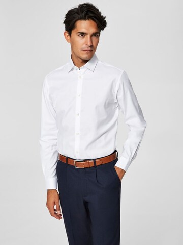 Coupe slim Chemise 'Mark' SELECTED HOMME en blanc