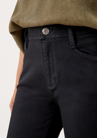 s.Oliver Slimfit Jeans in Schwarz
