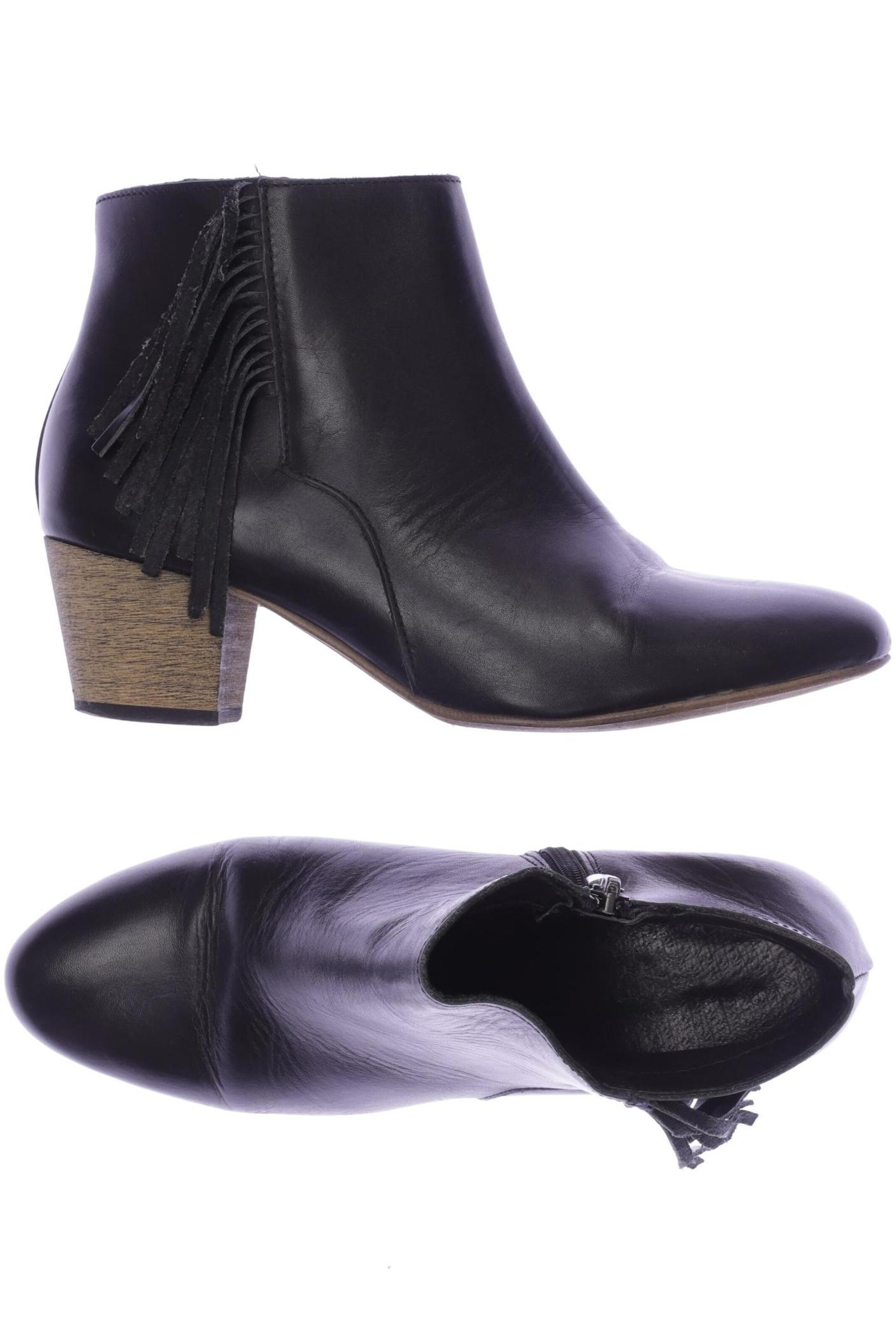 Apple of Eden Dress Boots in 38 in Black: front