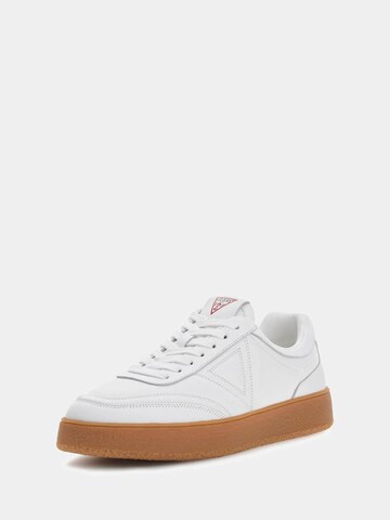GUESS Sneakers in White
