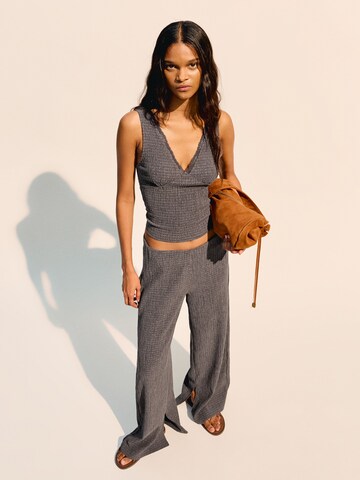 Haut Bershka en gris : devant