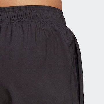 ADIDAS TERREX Regular Outdoorshorts 'Multi' in Schwarz