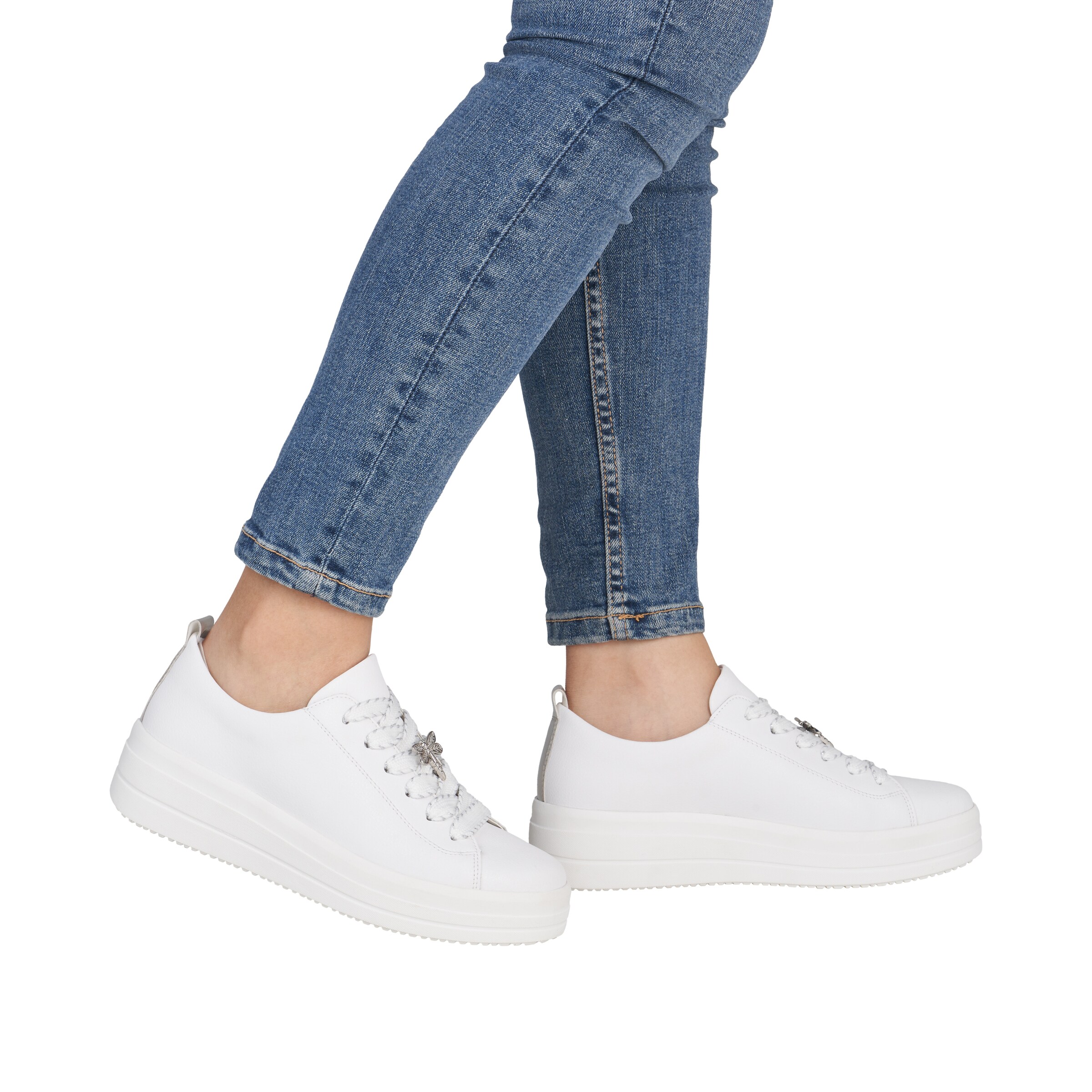 Baskets basses REMONTE en blanc : devant