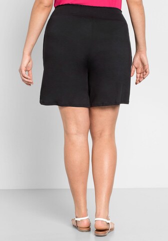 SHEEGO Regular Shorts in Schwarz