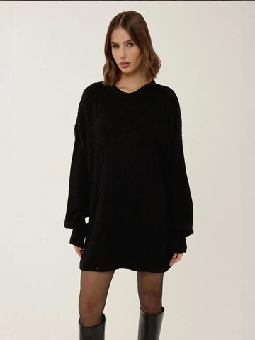 Hiccup Pullover in Schwarz: Vorderseite