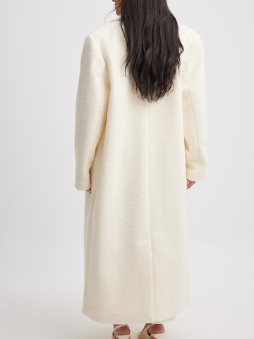 NA-KD Between-Seasons Coat in White