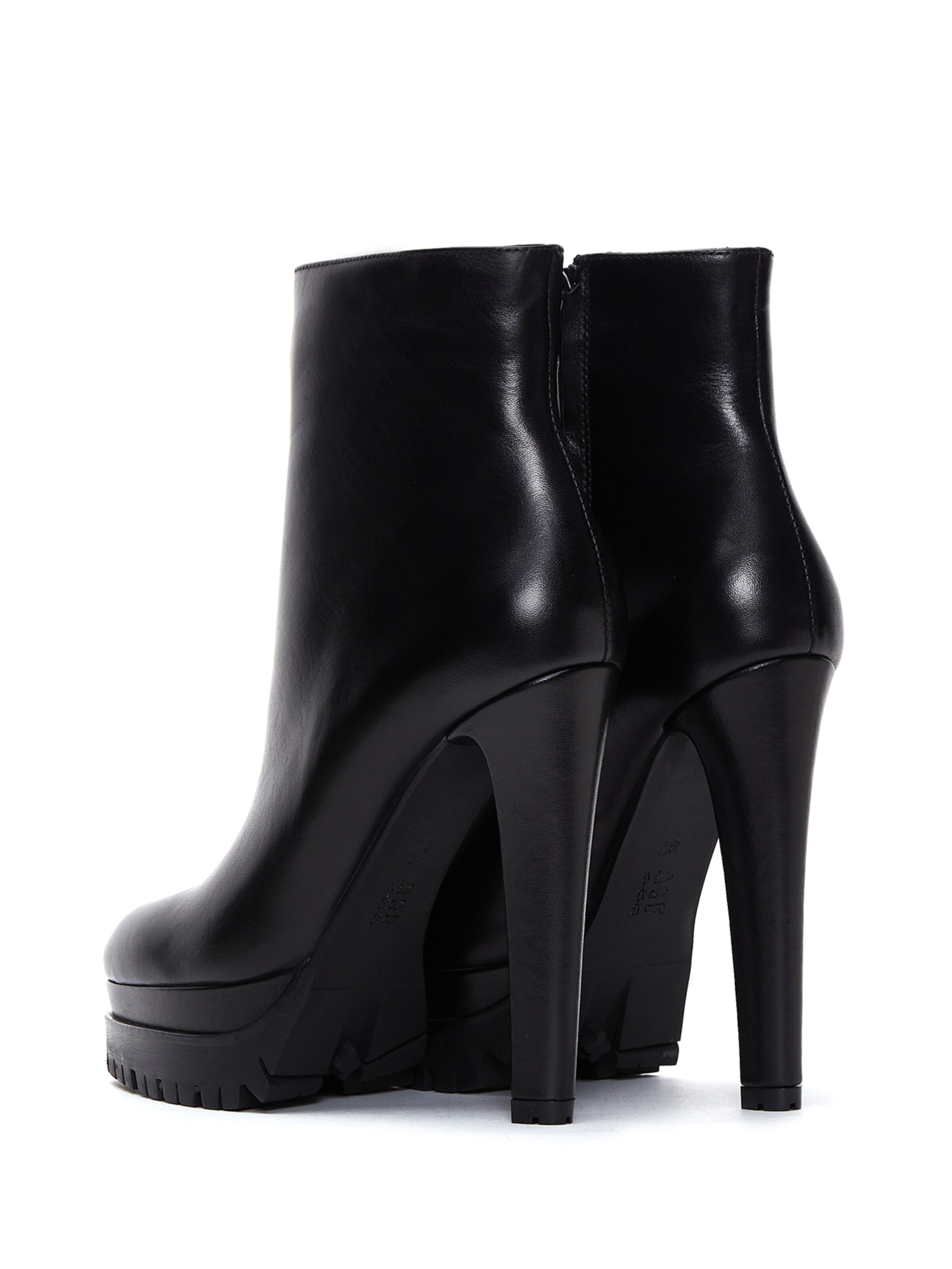 Derimod Bootie in Black