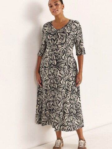 Cellbes of Sweden Jurk in Beige: voorkant