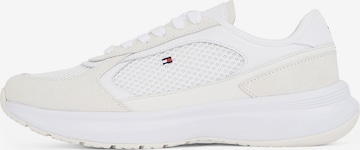 Sneaker bassa di TOMMY HILFIGER in bianco: frontale