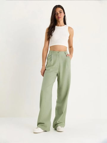 Bianco Lucci - Perna larga Calças em verde