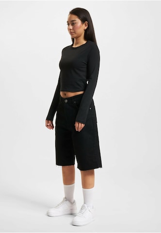 Tricou de la DEF pe negru